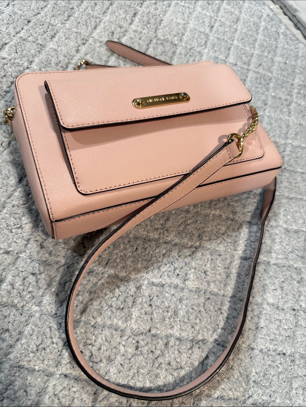 Michael Kors Georgia Medium Messenger Crossbody Leather Bag in Blush Pink